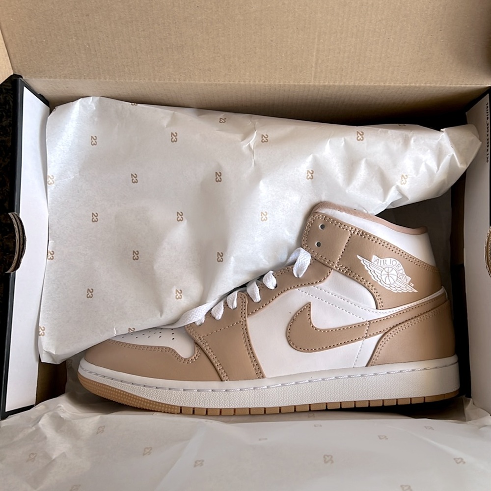 Jordan 1 Mid Tan Gum